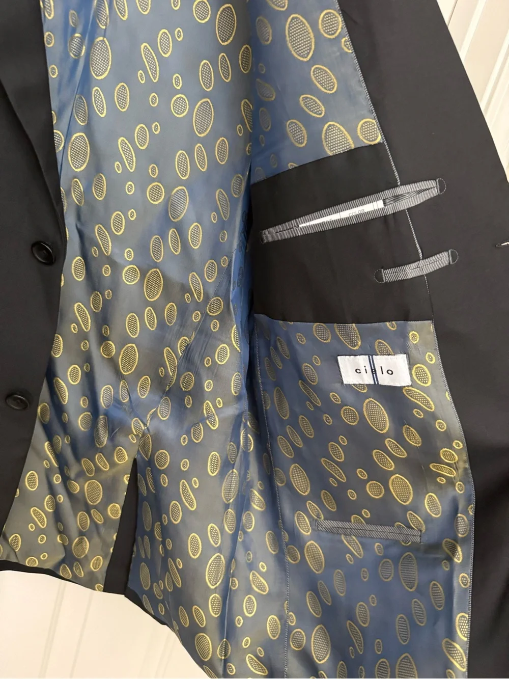 Cielo Black Men's Single-Breasted Suit Jacket